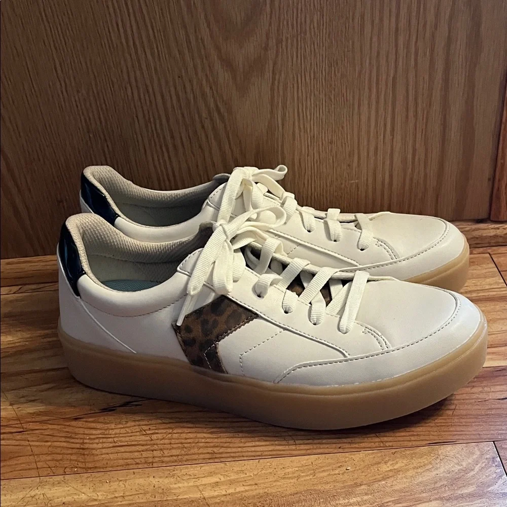 Dr. Scholl’s Size 9 Madison Lace Ivory Vegan Sneakers Leopard Accent Nonskid EUC